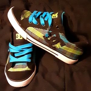 NEW Size 7.5 Womens DC Shoes
